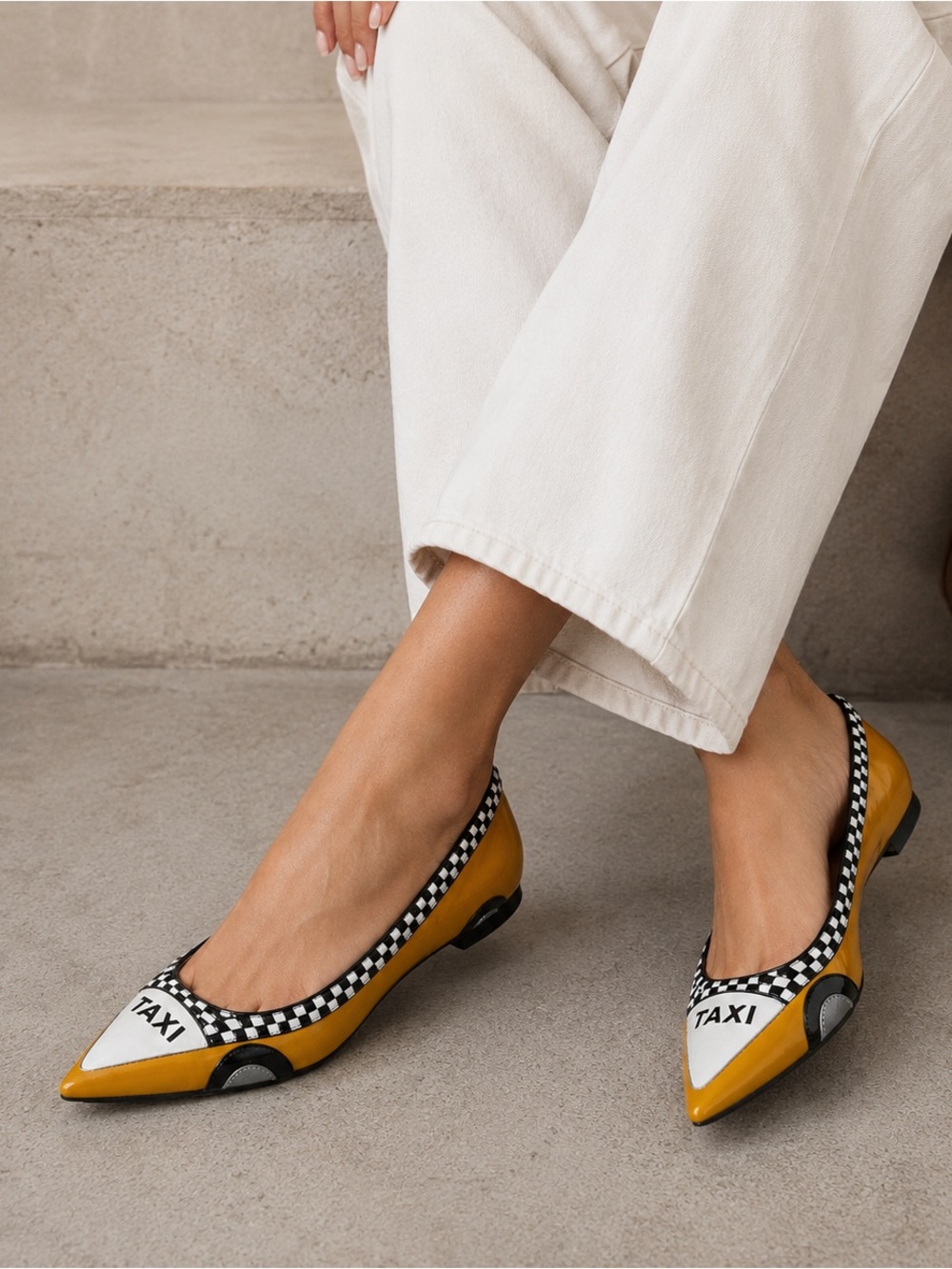 Kate Spade New York Go-Go Taxi Flats Size 7 Patent‎ Leather Pointed Toe